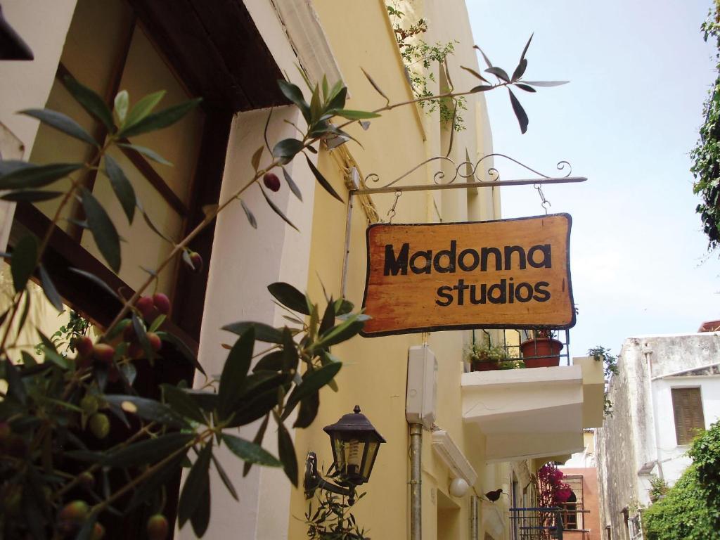 Madonna 2* La Canée